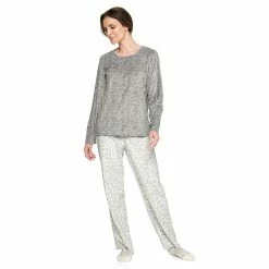 Women's Croft & Barrow® Velour Long Sleeve Pajama Top & Pajama Pants Set 23 Women's Croft & Barrow® Velour Long Sleeve Pajama Top & Pajama Pants Set -Adidas shop 5041063 Gray Animal Rib