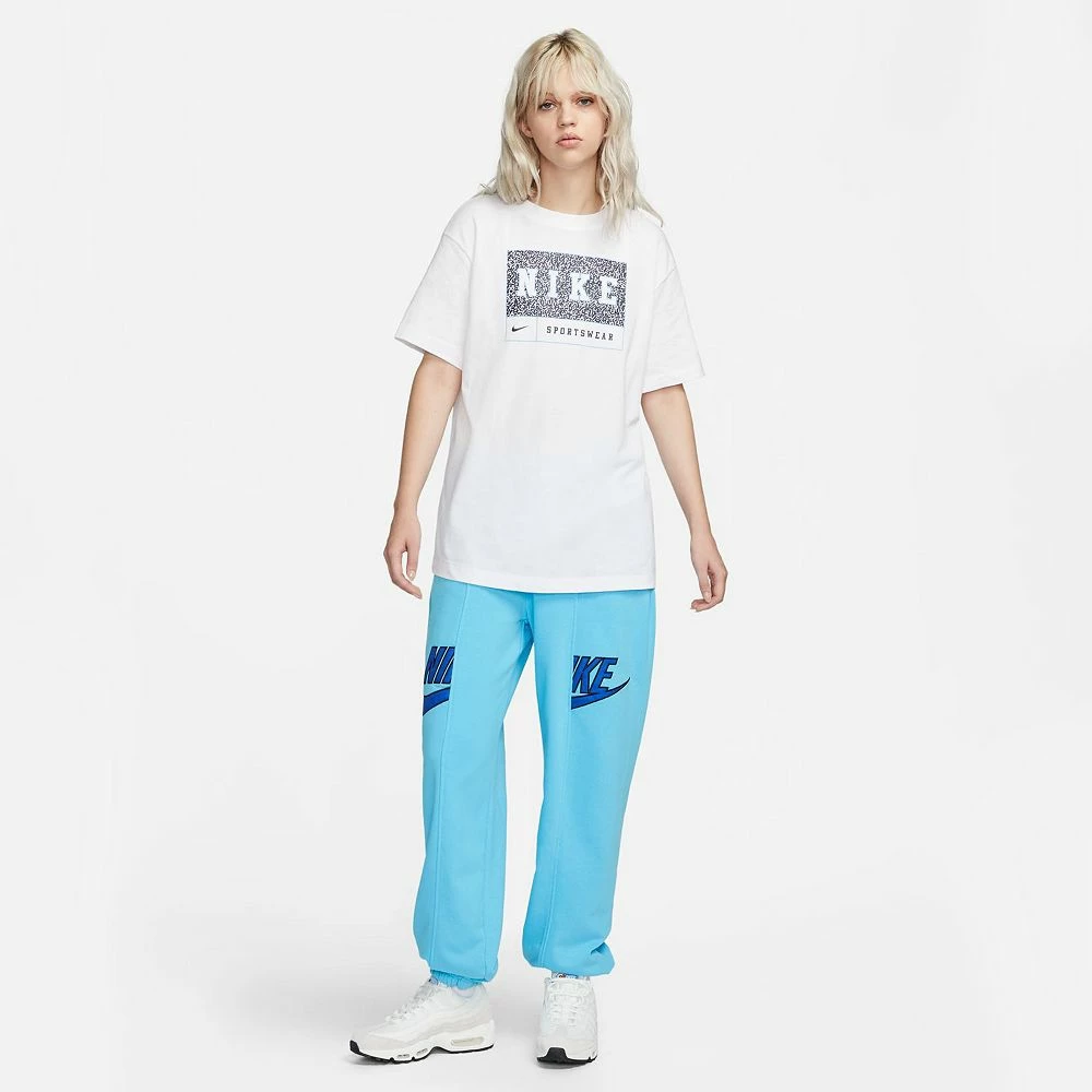 Women's Nike Sportswear Graphic Tee 6 Women's Nike Sportswear Graphic Tee - Image 4